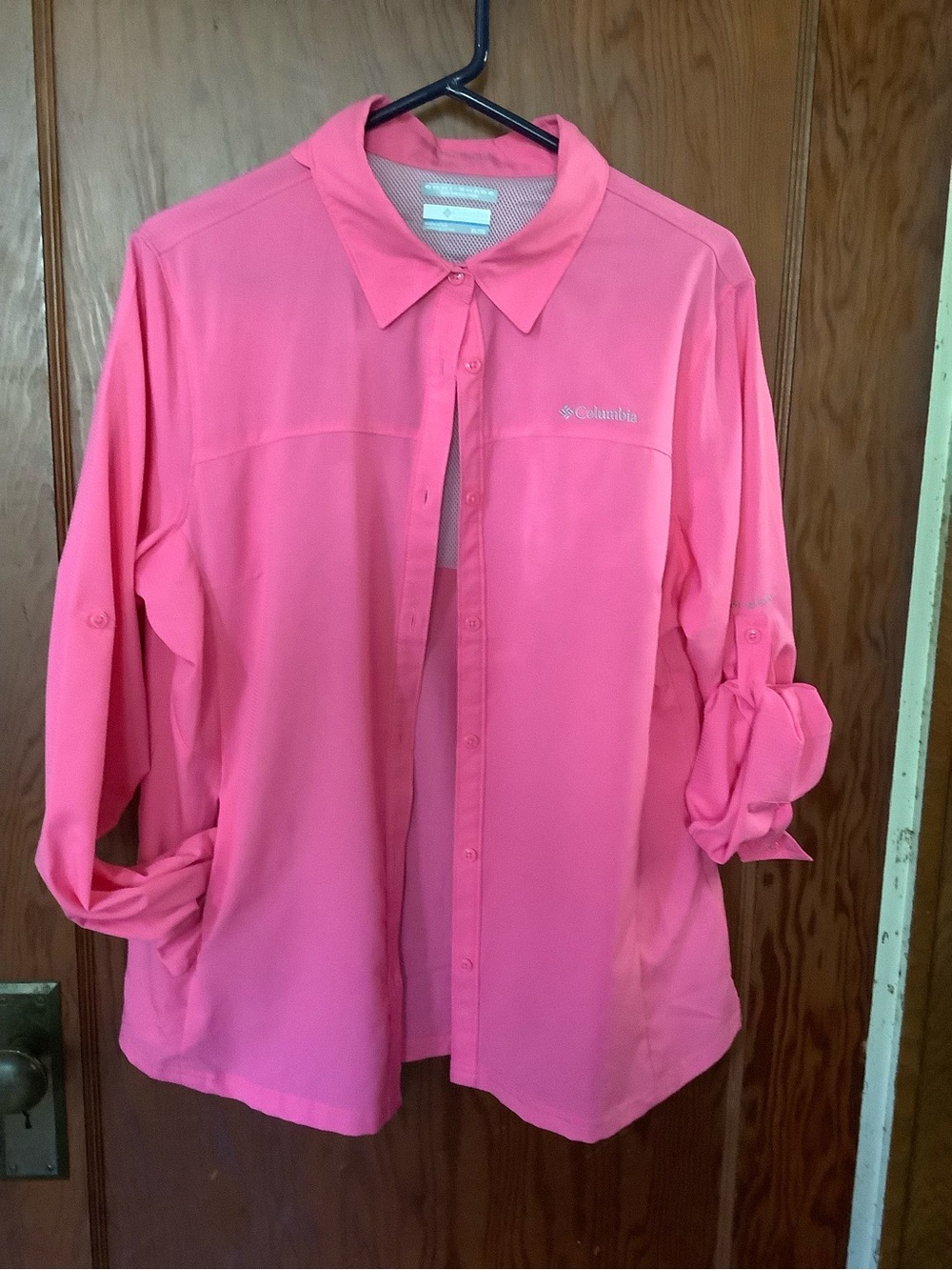 Columbia Men’s Bright Pink Long-Sleeve Button-Down Shirt